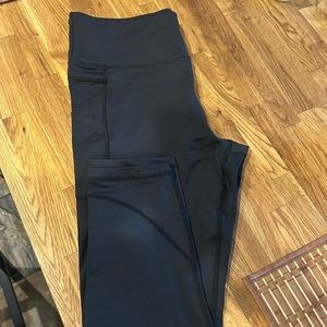 Zyia pocket “light n tight” leggings